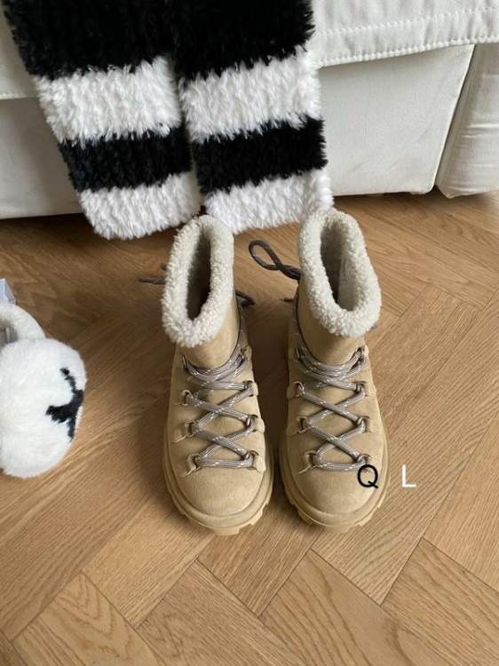 Picture of UGG Shoes _SKUUGGsz35-40LL102719730